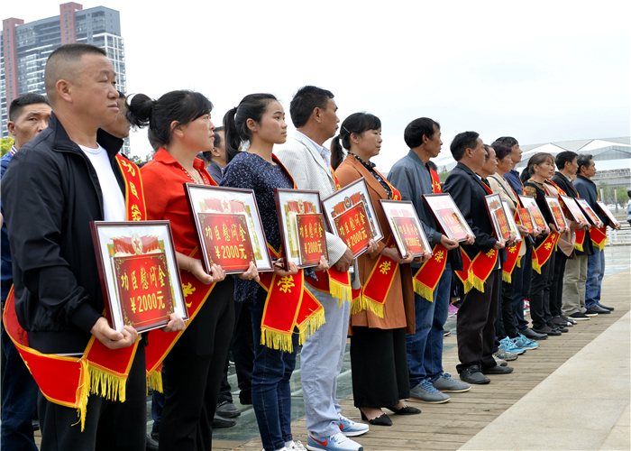 富源县召开2019年征兵宣传暨功臣家庭表彰大会